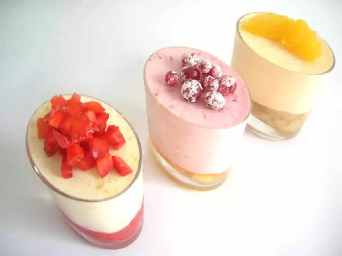 Verrines aux mousses de clémentine, fraise et mangue - photo 2