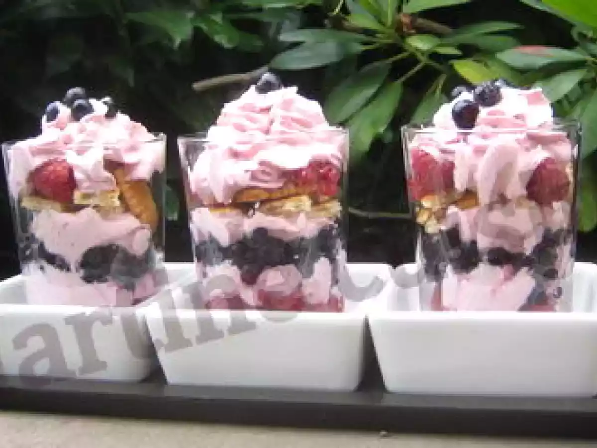 Verrines aux myrtilles et framboises - photo 2