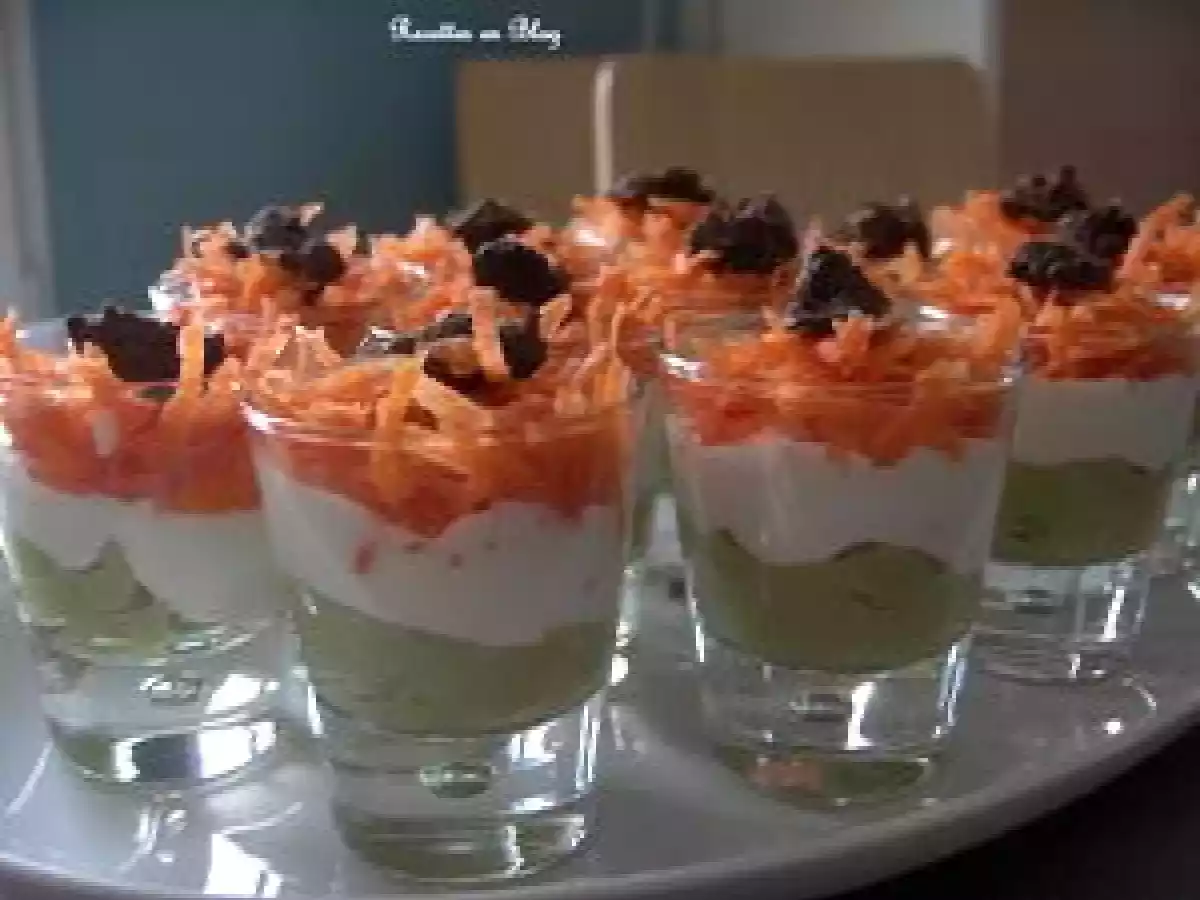 VERRINES AVOCAT FROMAGE CAROTTES TAPENADE
