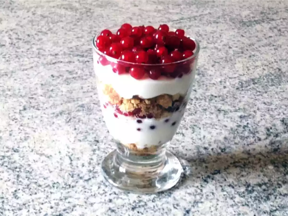 Verrines biscuitées au fromage blanc et aux groseilles - photo 3