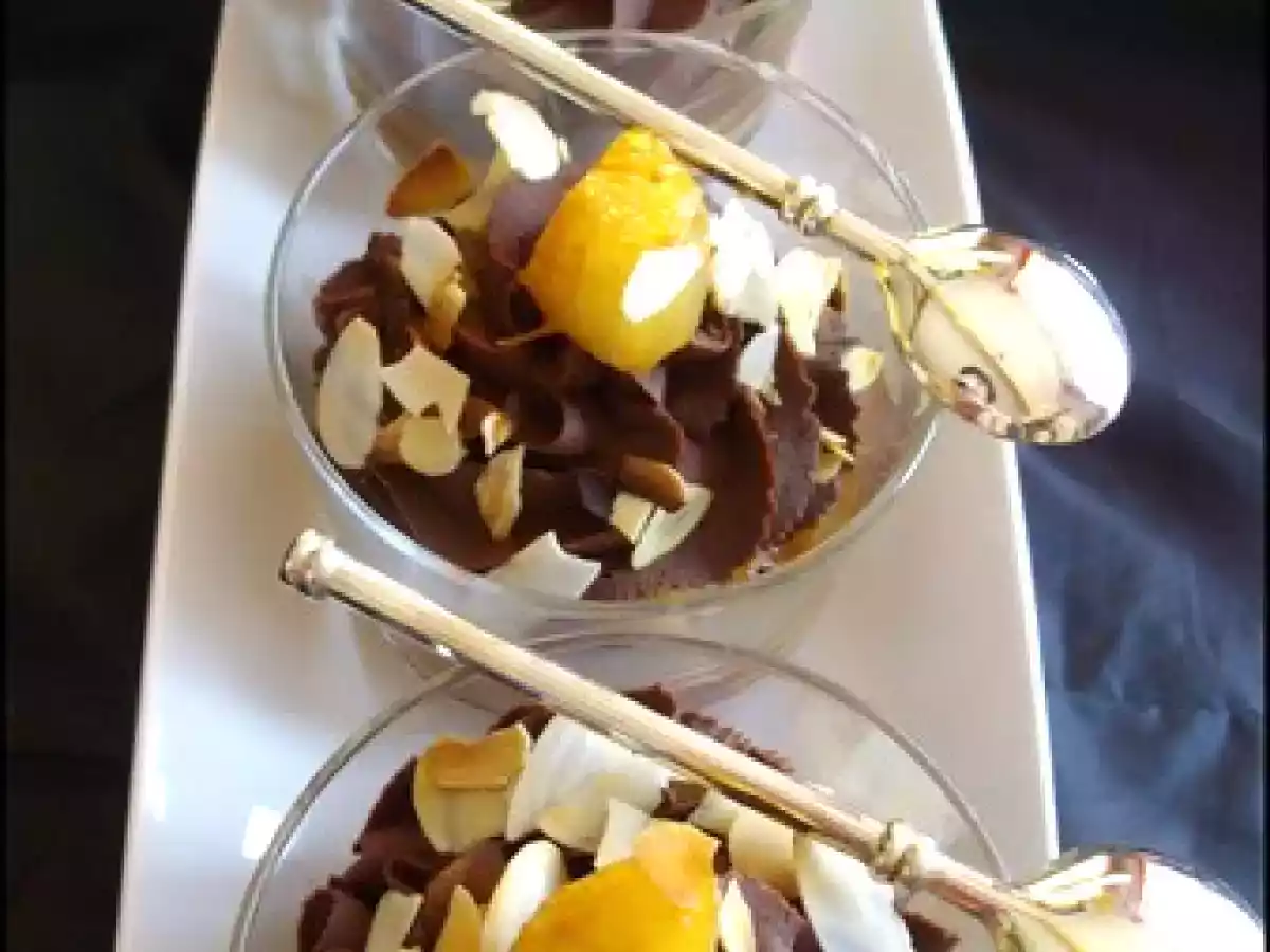 Verrines chocolat sur compotée de poires au miel