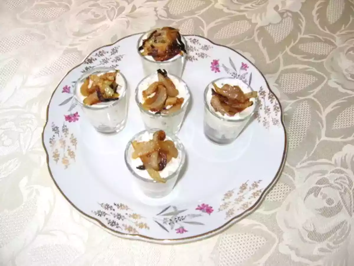 Verrines crémeuses aux oignons frits