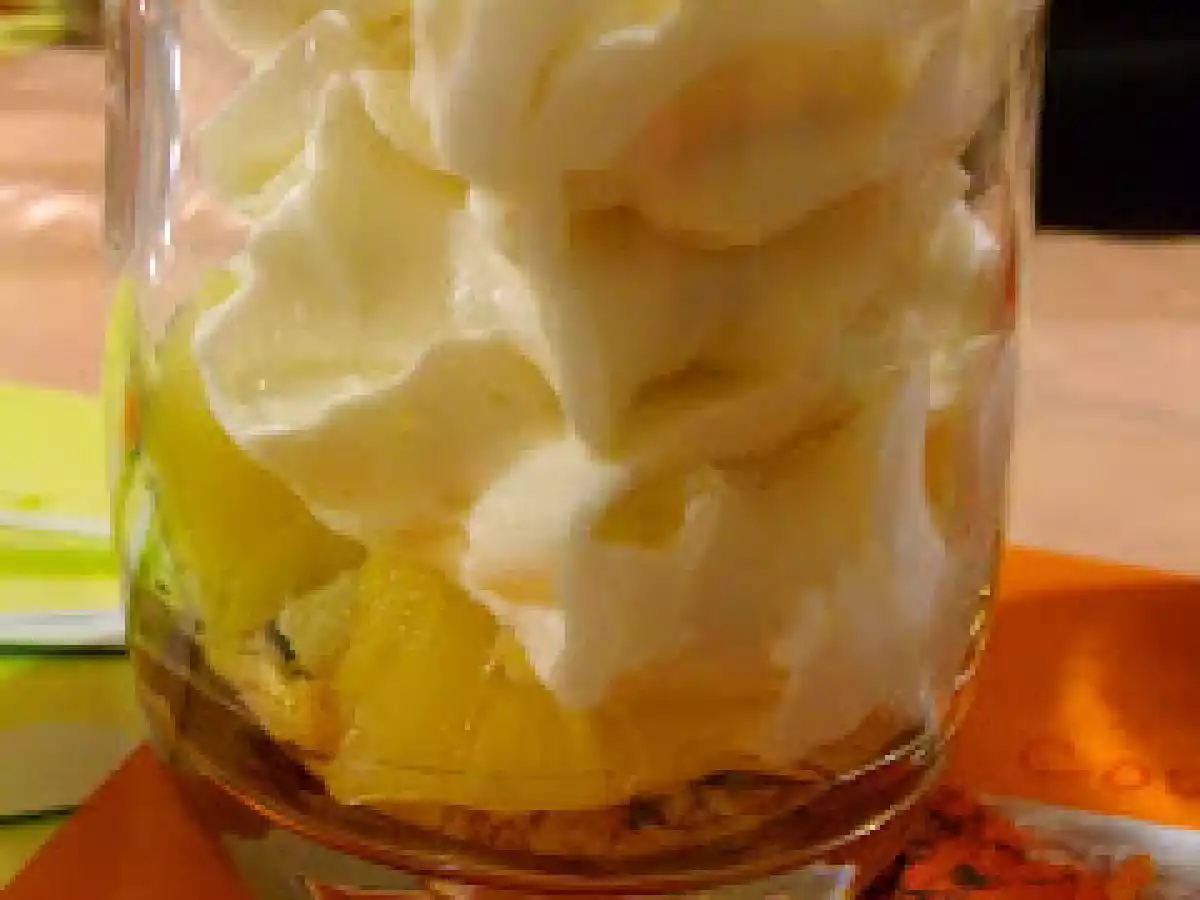 Verrines d'ananas à la mousse au caramel