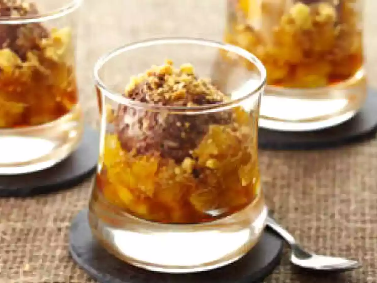 Verrines d'ananas caramélisé à la glace vanille