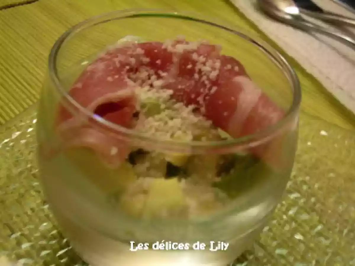 Verrines d'avocat et de pancetta