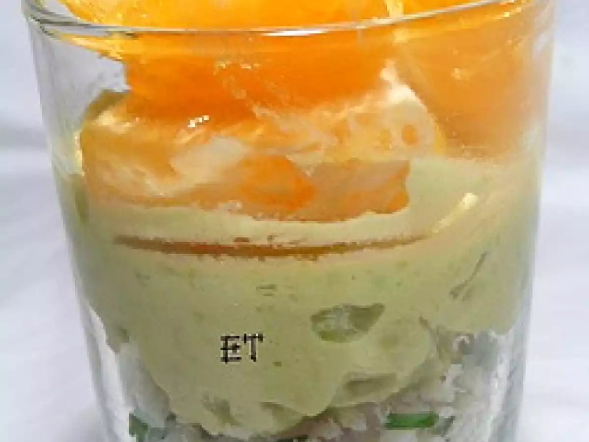 Verrines de crabe à la crème d'avocat.