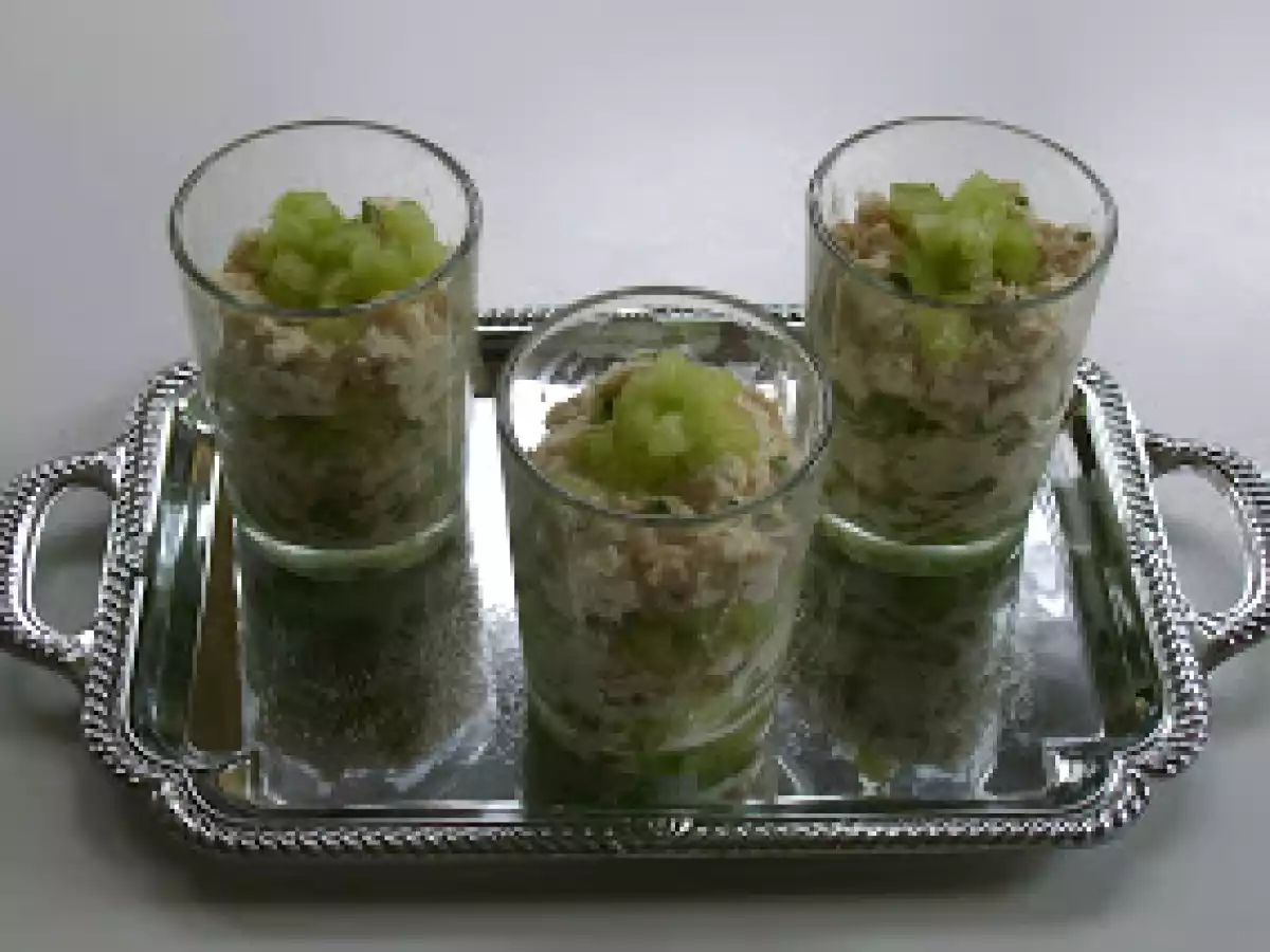 Verrines de crabe aux dés de concombre