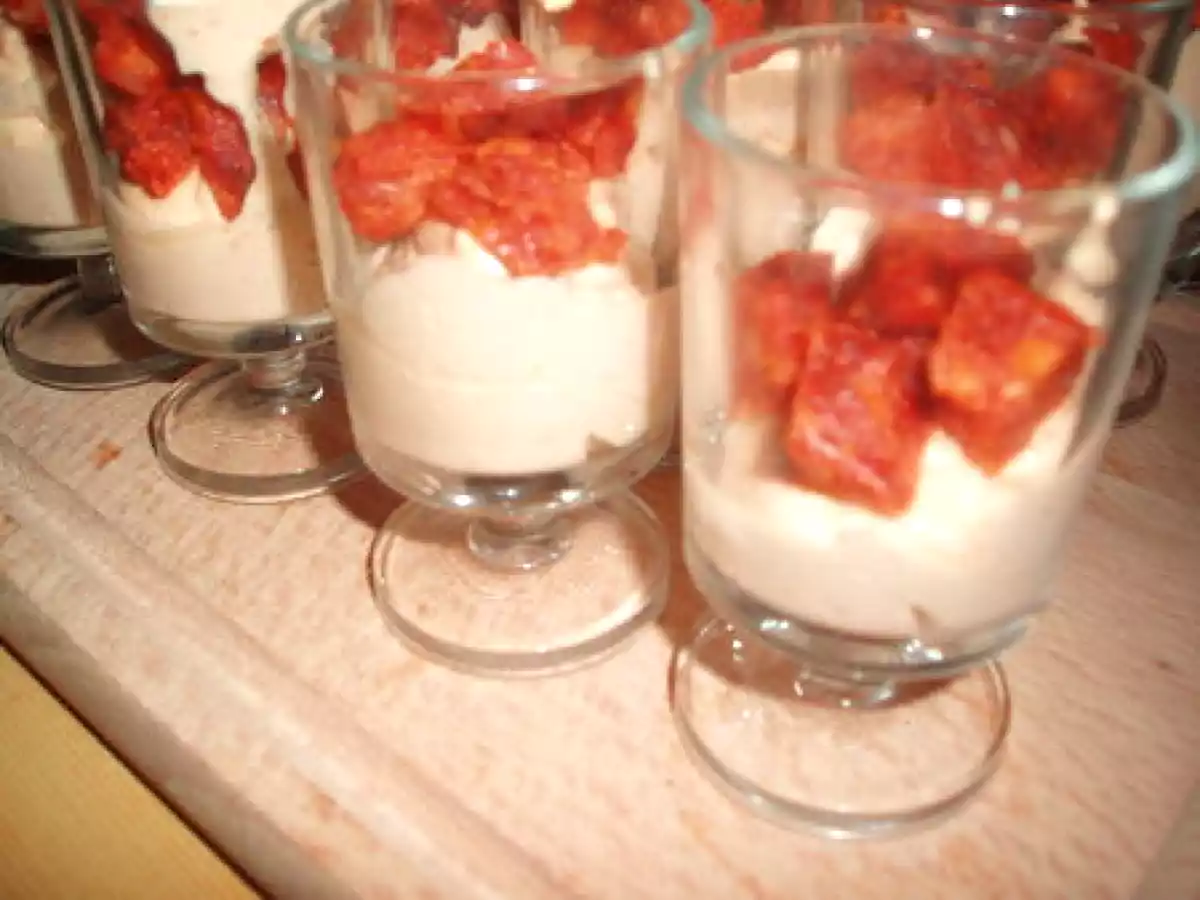 Verrines de crème de tomates épicées au chorizo - photo 2