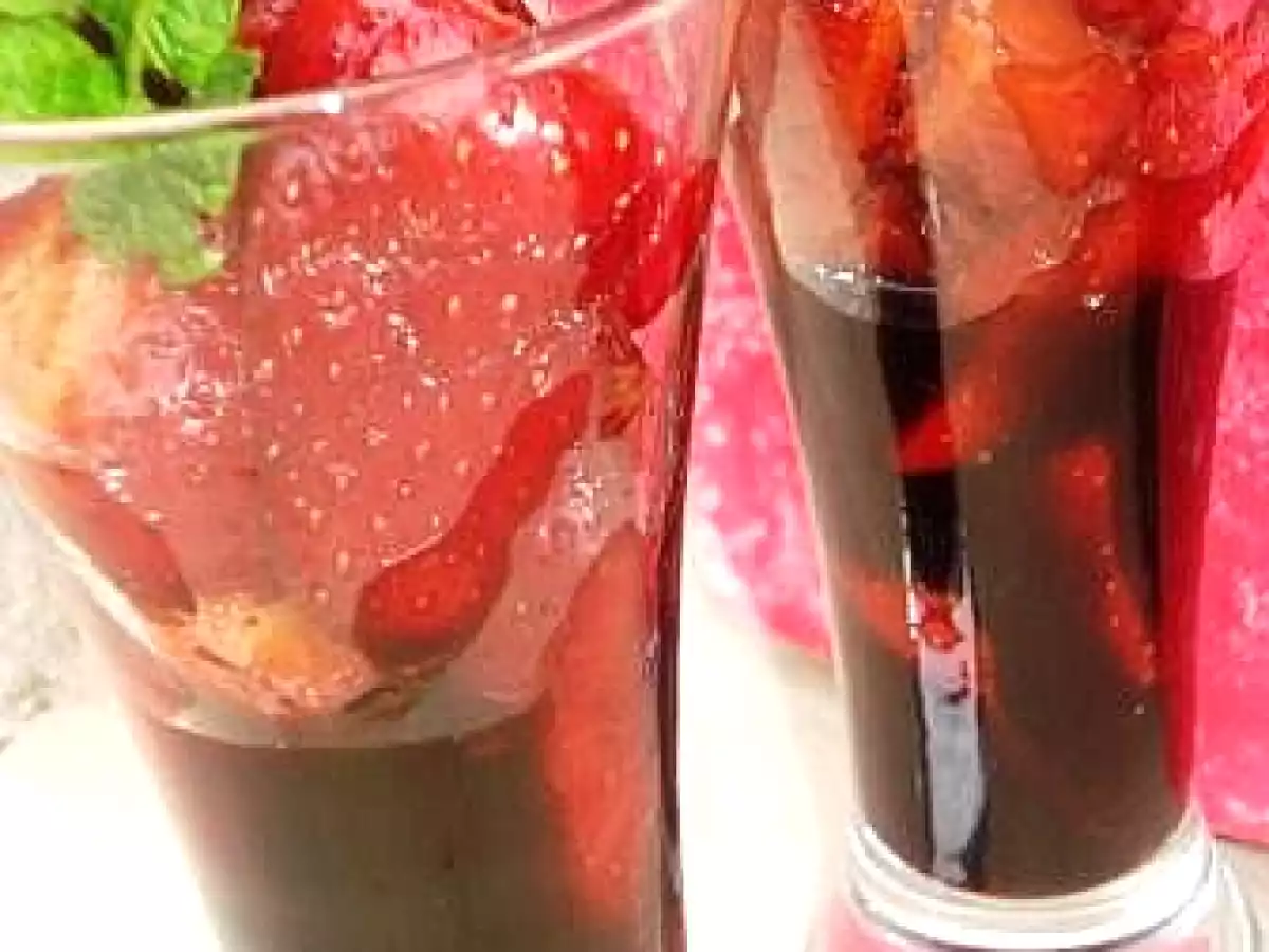 Verrines de fraises au vinaigre balsamique toutes simples