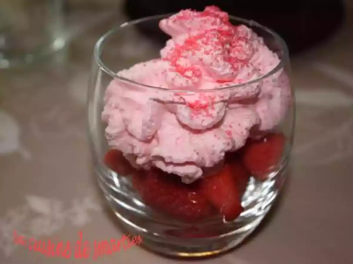 VERRINES DE FRAISES, CHANTILLY AU MARSHMALLOW