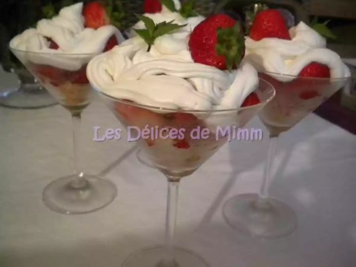 Verrines de fraises et mousse de mascarpone