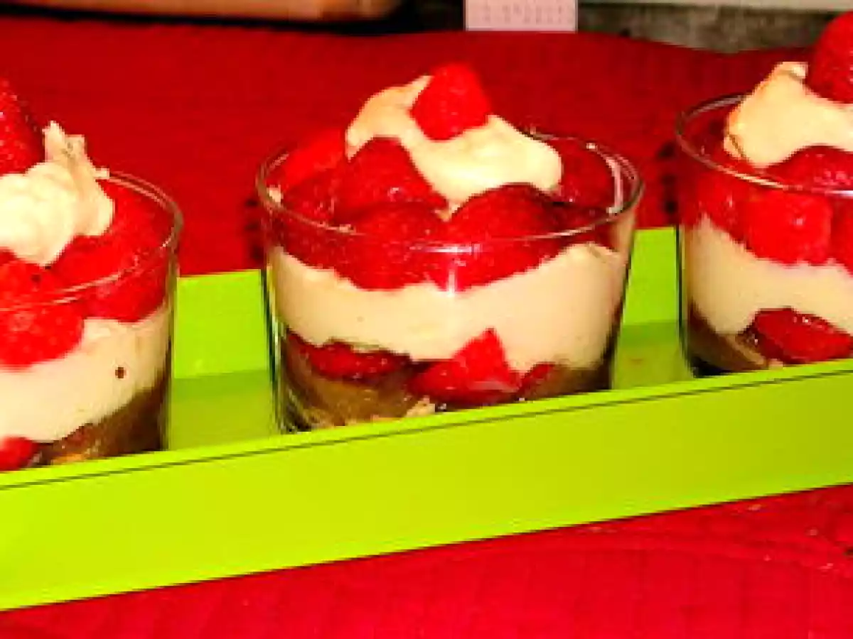 Verrines de fraises et rubharbe compotée, délice de Mascarpone - photo 2