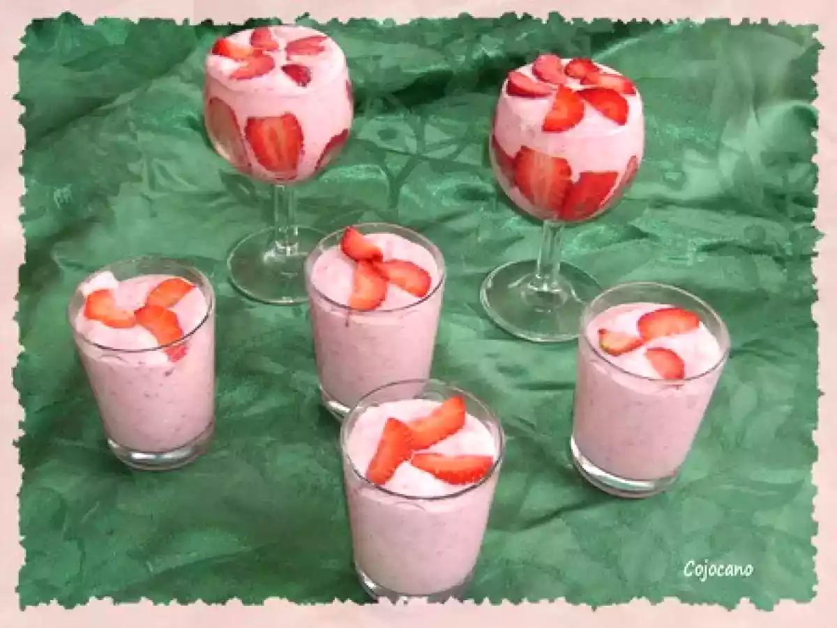 VERRINES DE MOUSSE A LA FRAISE
