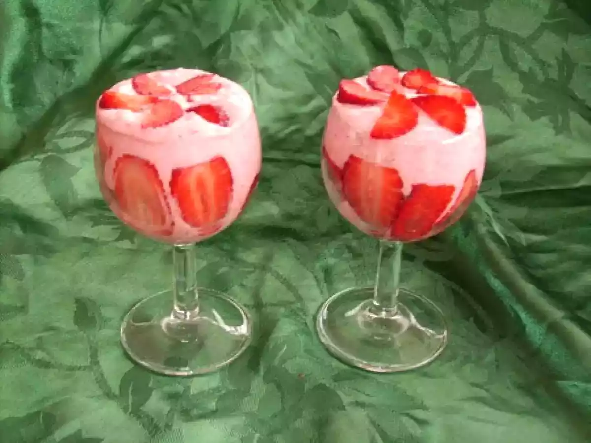 VERRINES DE MOUSSE A LA FRAISE - photo 2