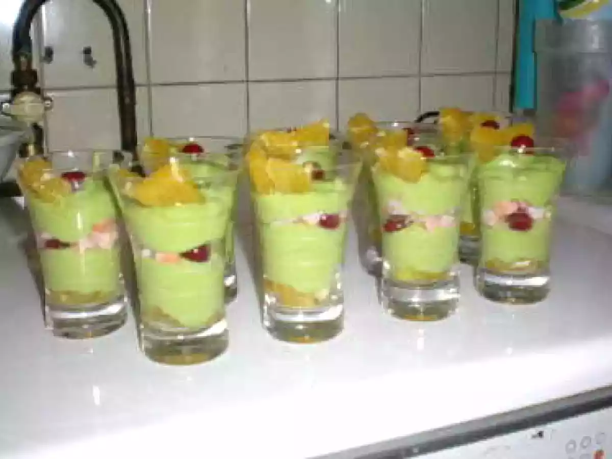 VERRINES DE MOUSSE D4AVOCAT ET TOMATES FRAICHES - photo 2