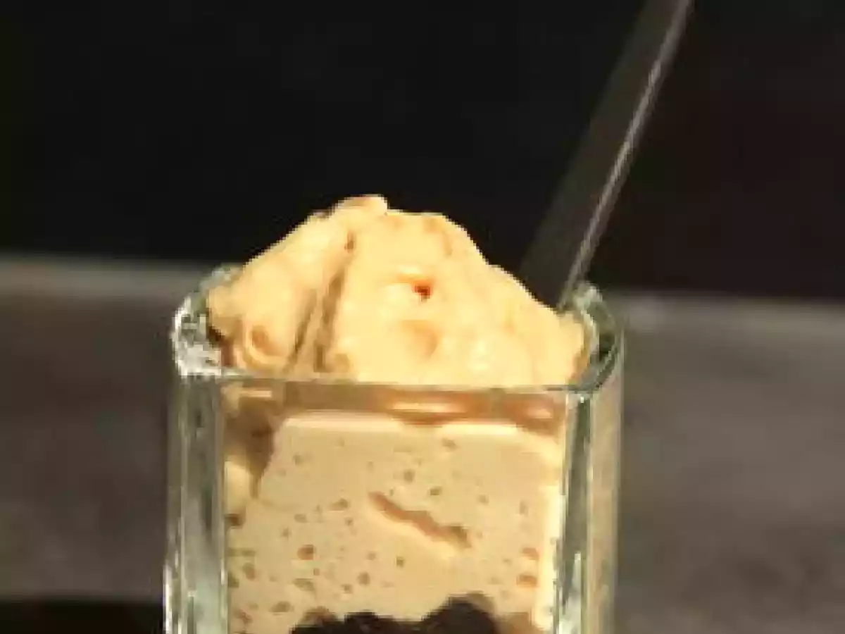 Verrines de mousse de foie gras au crumble et aux figues