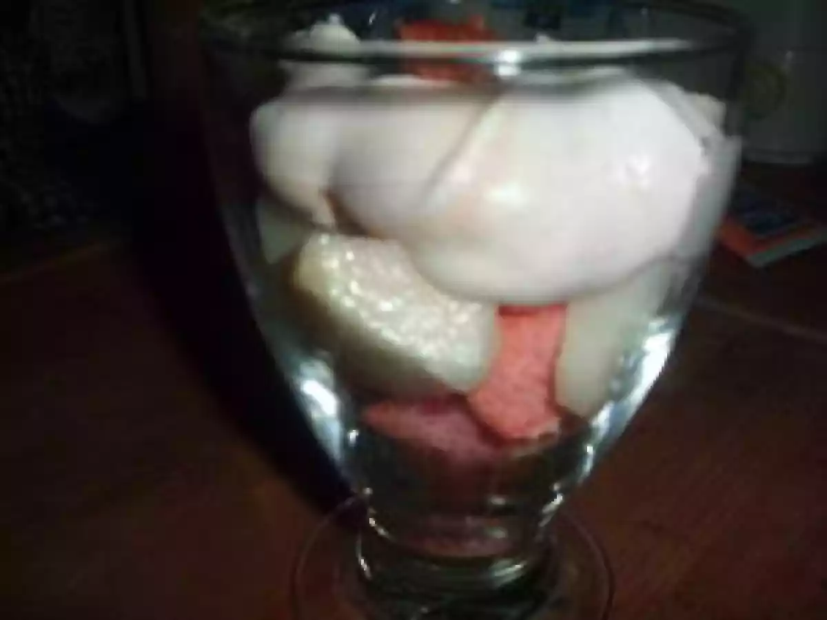 Verrines de mousse de marron aux poires et biscuits rose de Reims