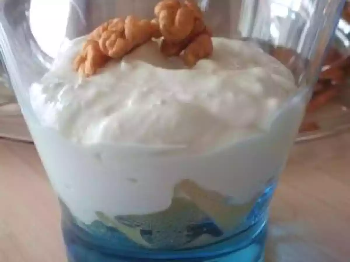 Verrines de poires à la crème de roquefort