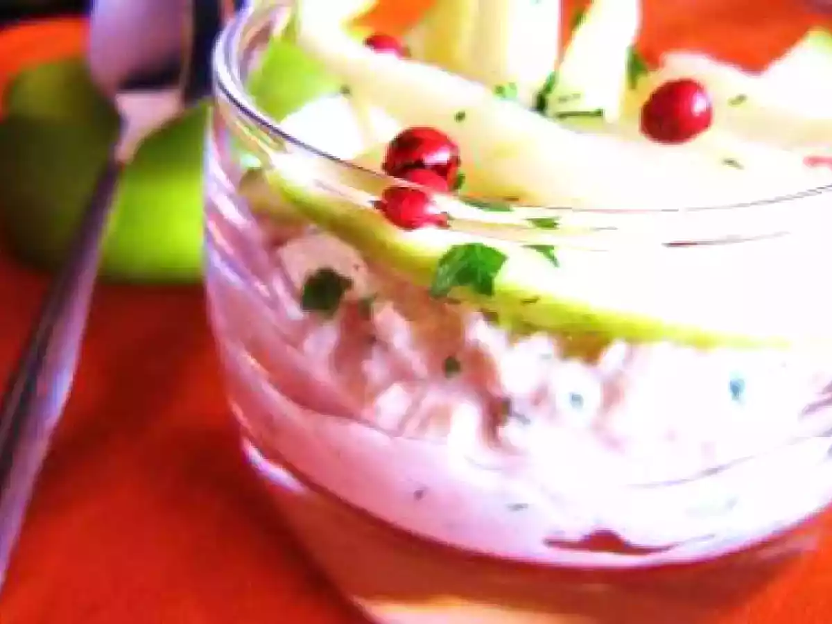 Verrines de rillettes de thon et mikado de pomme verte