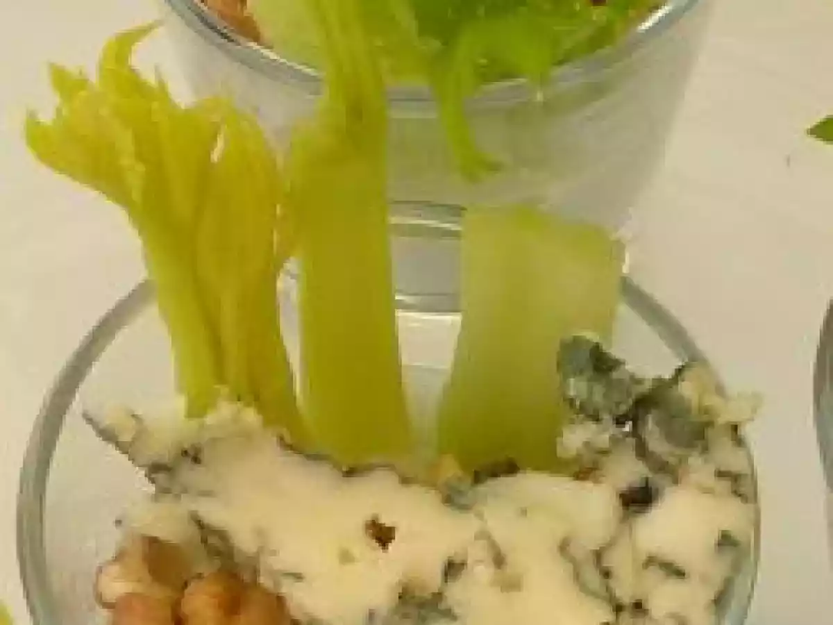 VERRINES DE ROQUEFORT AU CÉLERI ET AUX NOIX - photo 2