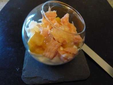Verrines de saumon frais à la mangue, chantilly citron et billes passion - photo 2
