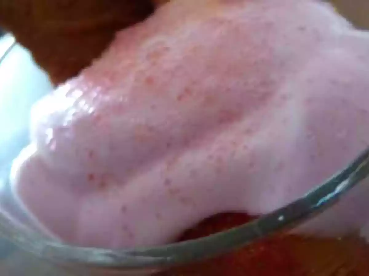 Verrines fraises-pêches et sa chantilly barbe à papa