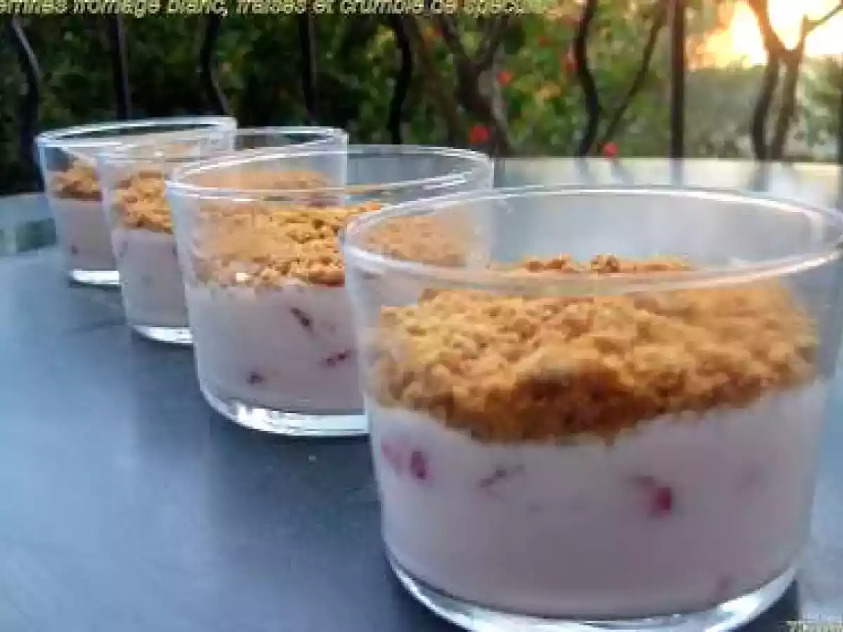 Verrines fromage blanc, fraises et crumble de spéculos