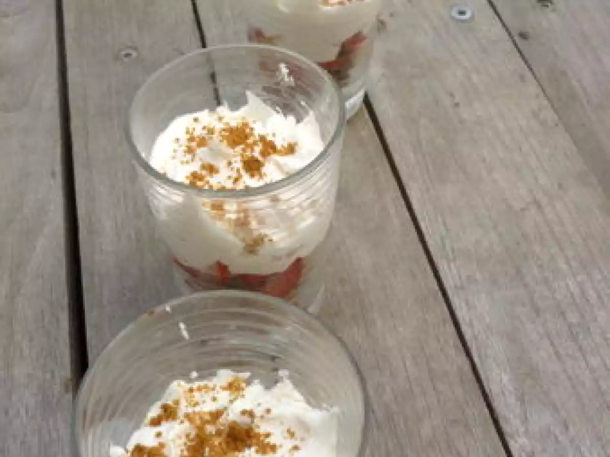 Verrines Mousse de fraises et citron au spéculoos