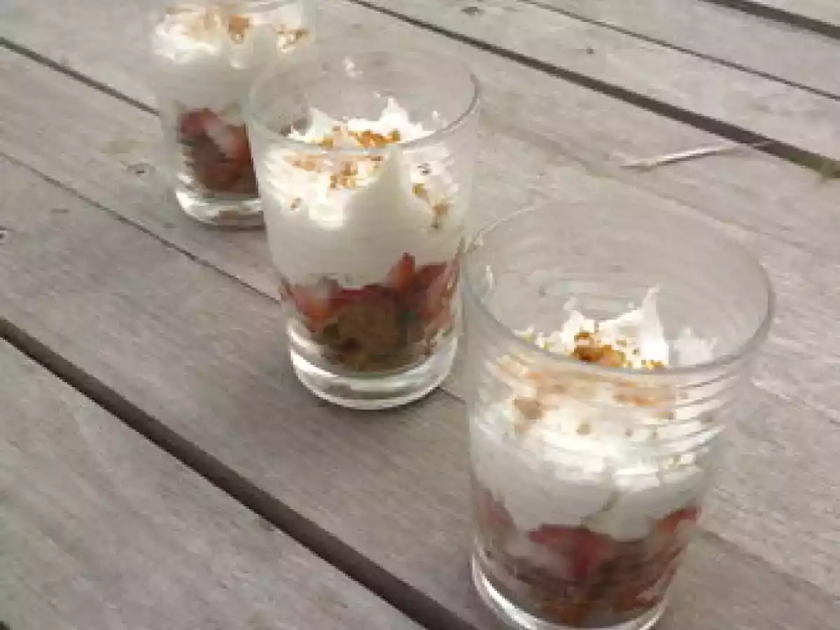 Verrines Mousse de fraises et citron au spéculoos - photo 2