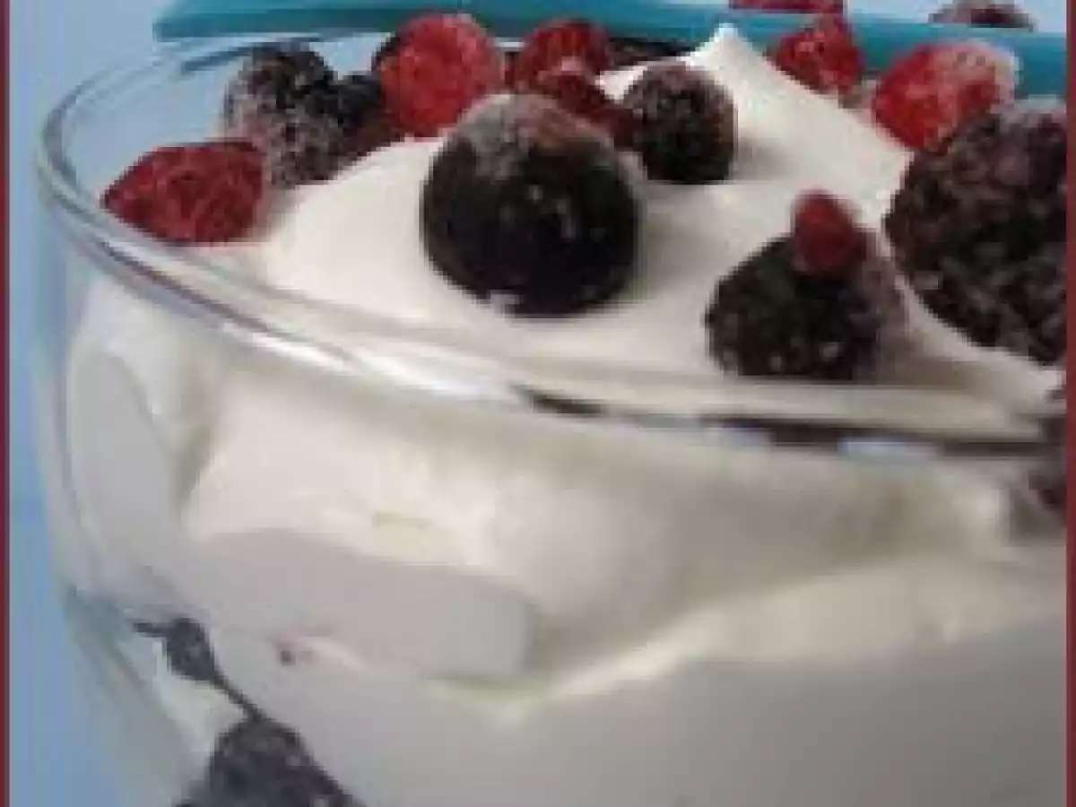 Verrines mousseuses et crémeuses aux fruits rouges - photo 3