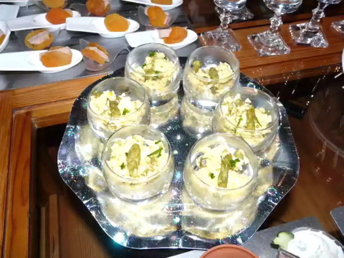 Verrines oeufs brouillés aux asperges vertes