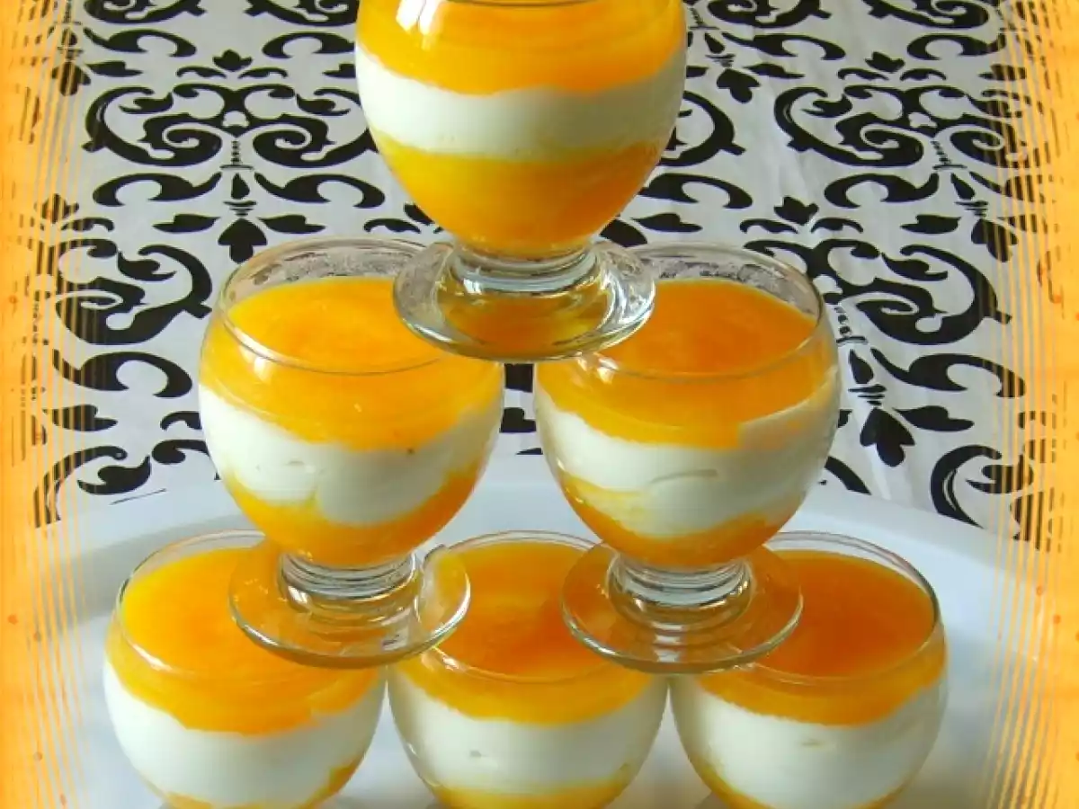 Verrines pèches / fromage blanc parfumées au miel