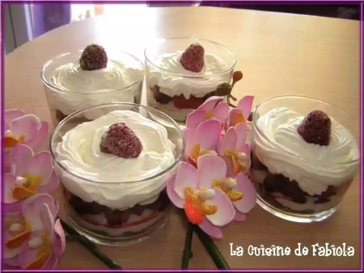 Verrines rapide de framboise à la crème pâtissière et chantilly - photo 3