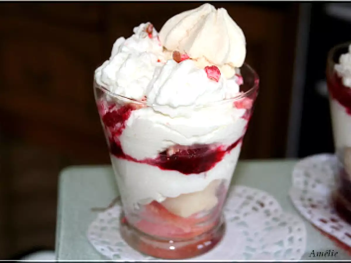 VERRINES ROSES-LITCHI-MERINGUES ET COULIS FRAMBOISES