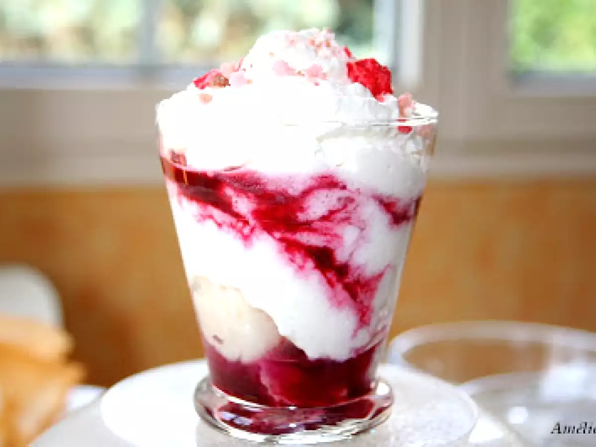 VERRINES ROSES-LITCHI-MERINGUES ET COULIS FRAMBOISES - photo 2