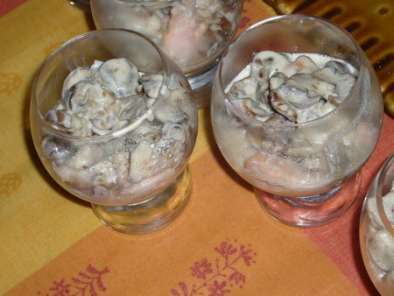 Verrines saumon frais et champignons à la crème d'ail