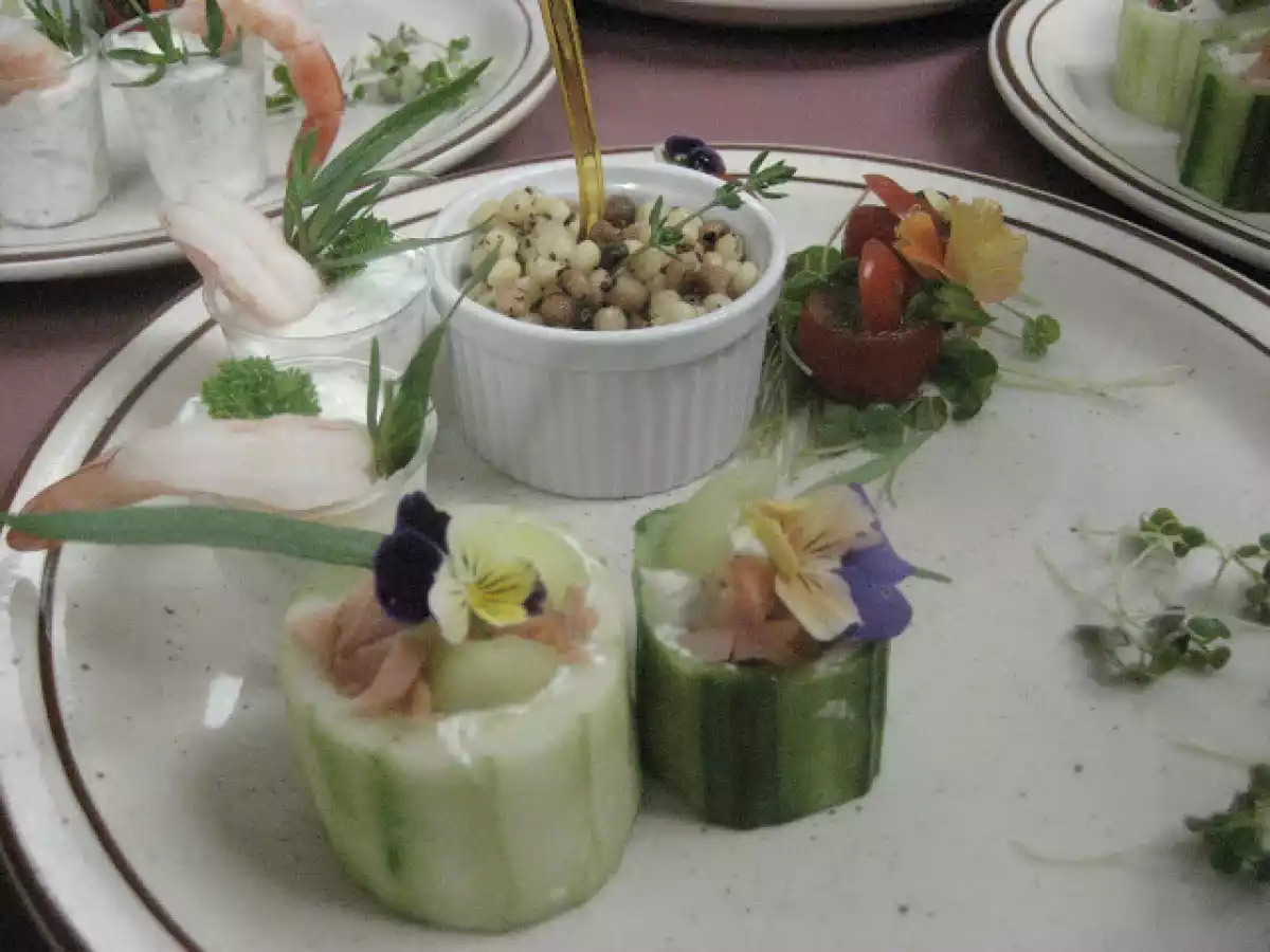 Verrines, terrines ou petites cuillères de fregola sarda aux herbes