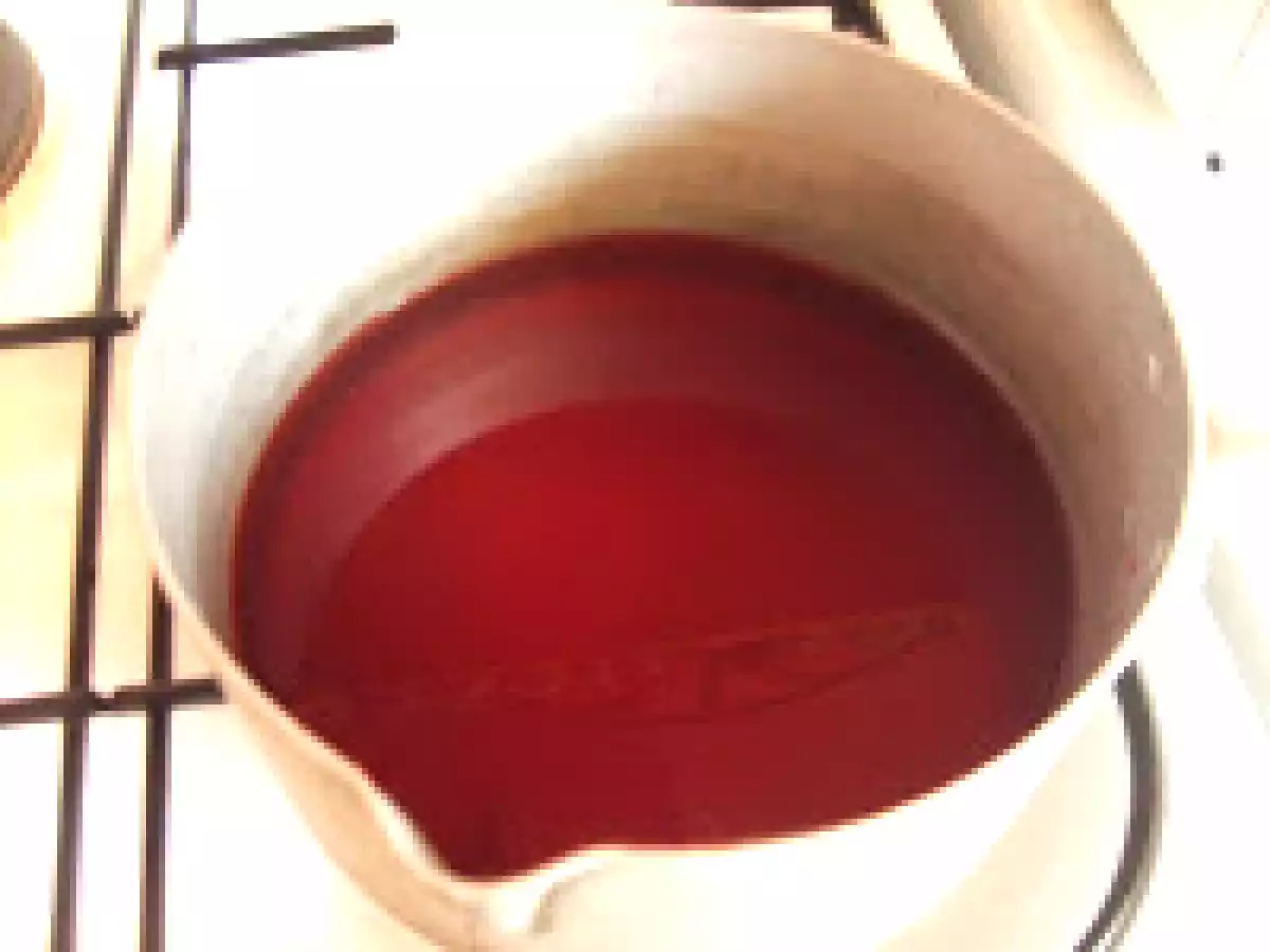 Vin blanc à la framboise.