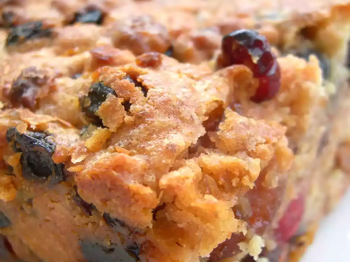 Vive les mites et le sublimissime marzipan fruit cake de Nigella