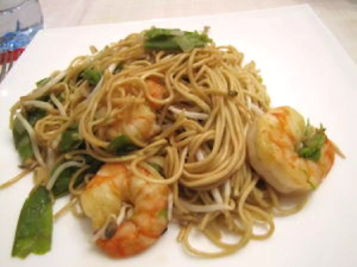 Wok aux scampis et aux nouilles chinoises