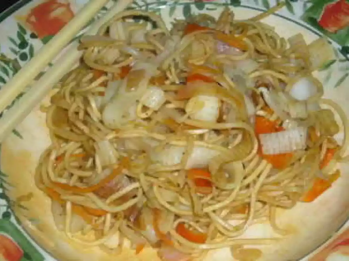 Wok bicolore aux nouilles sautées