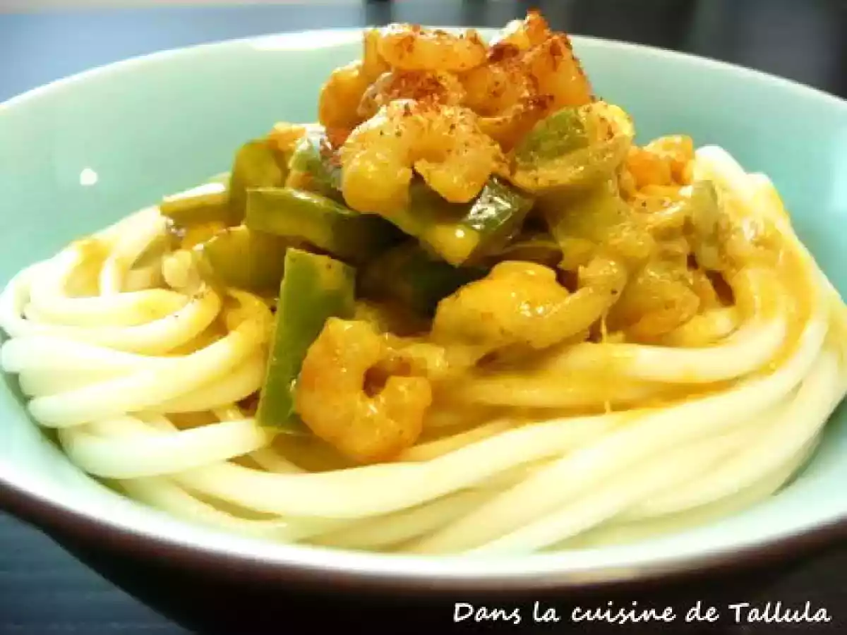 Wok de crevettes et poivron vert au paprika et ses udons