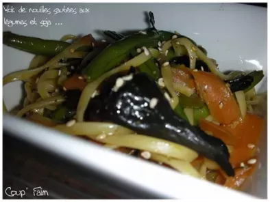 Wok de nouilles sautées aux légumes et soja ..., photo 3