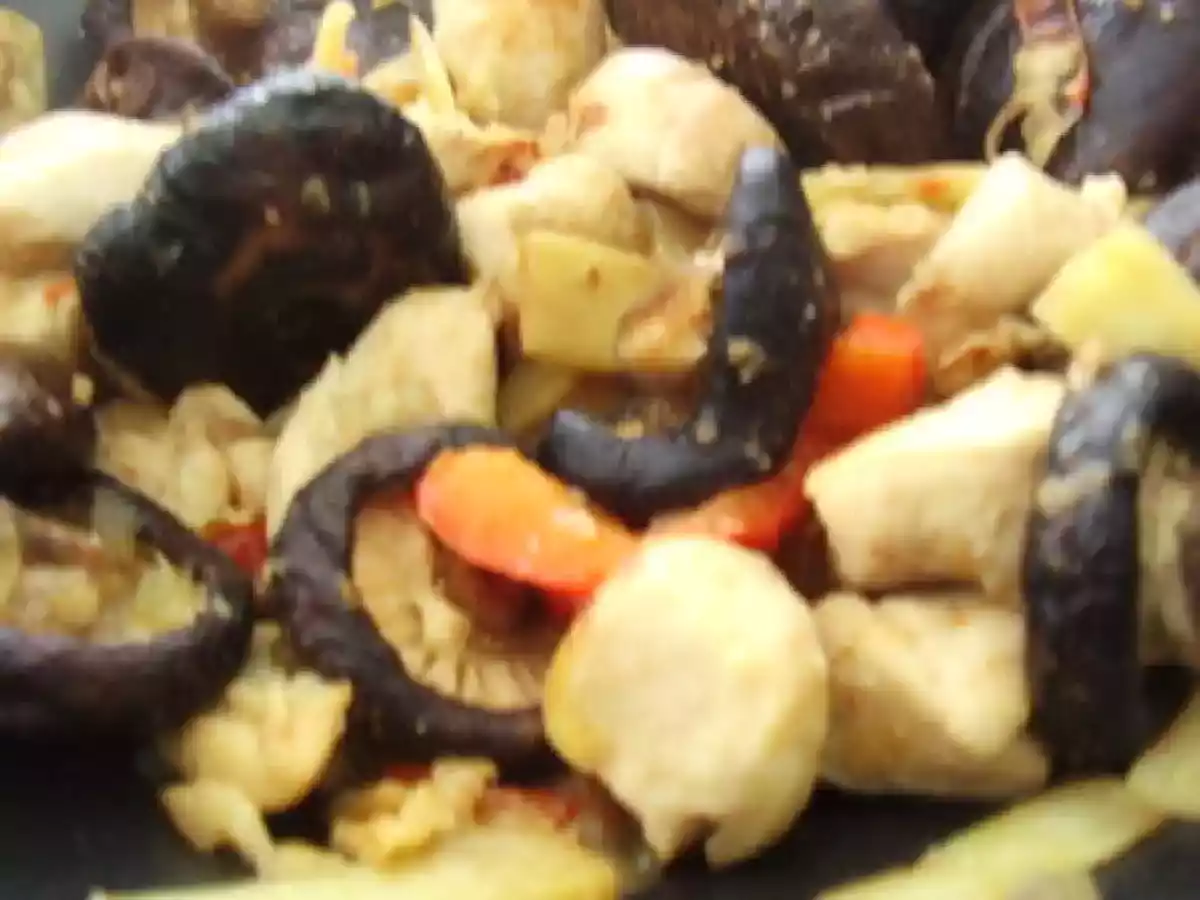 Wok de poulet au saké.