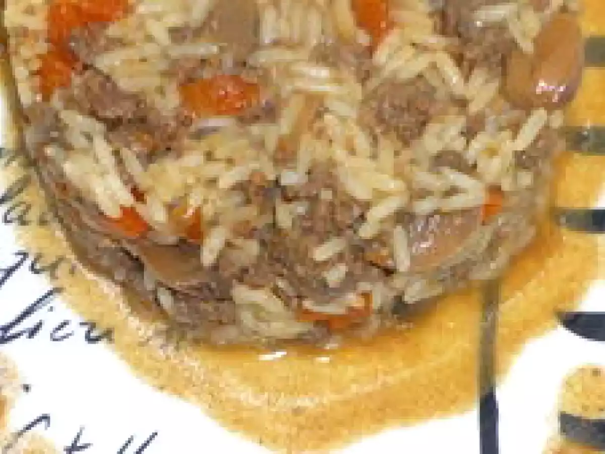 Wok de steak haché au légumes et cacahuètes.