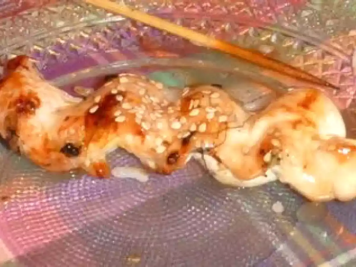 Yakitori de poulet au citron, sauce citron/gingembre et sésame doré