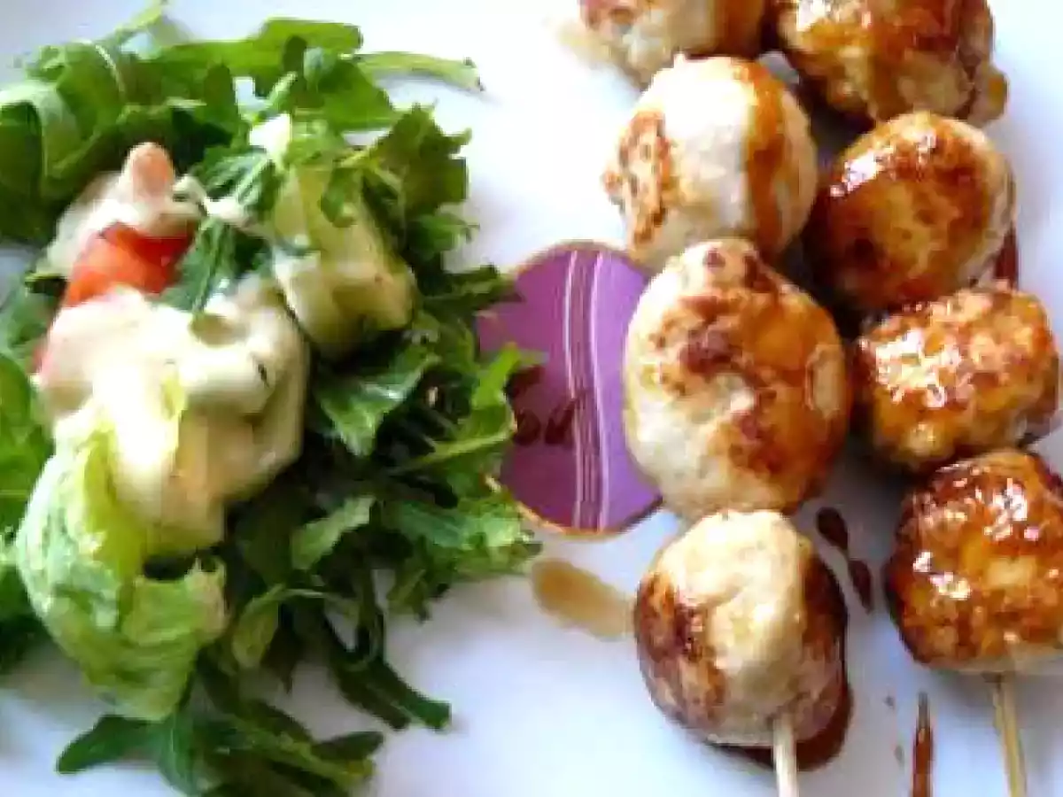 Yakitori ou brochette de poulet asiatique