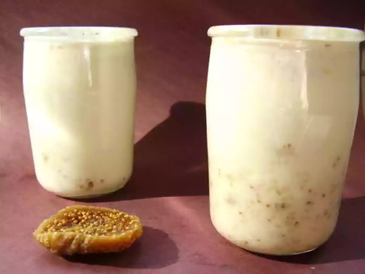 Yaourt aux figues séchées.