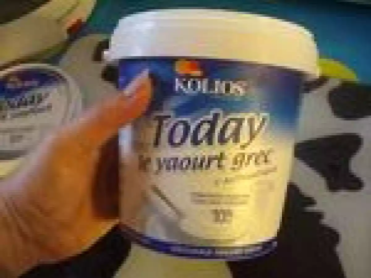 Yaourt grec aux groseilles et framboises au sucre - photo 4