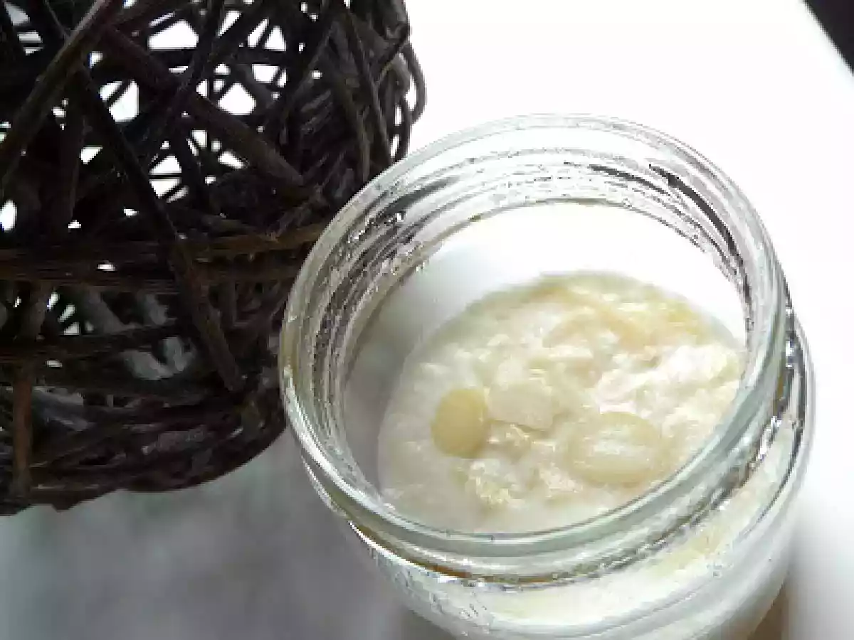 Yaourt miel et amandes effilées